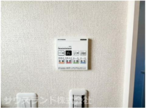 八王子市元横山町第1期 新築戸建ての防犯設備|雨の日のお洗濯や冬場の入浴も快適にする浴室乾燥機のリモコンです！洗濯物を室内で効率よく乾かせる乾燥機能や、寒さ対策になる暖房機能などをワンタッチで簡単に操作でき、毎日の家事を快適にサポートします。