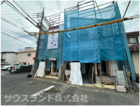 八王子市元横山町第1期 新築戸建ての前面道路含む現地写真|前道は舗装されており、平坦で歩きやすい周辺道路環境が整っております！ベビーカーを押してのお散歩や自転車での移動もストレスなく行えるため、ご家族での毎日の移動や買い出しが快適にこなせます