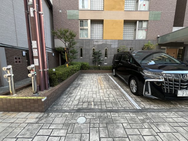 アパガーデンコート烏丸錦の駐車場