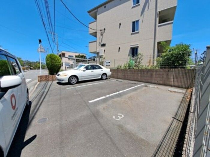 ソレイユ柏陽の駐車場