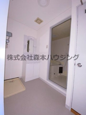 【洗面所】 | 　ガーデンハイツ | 広い洗面スペース