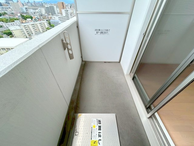 アルティザ淡路駅東のバルコニー