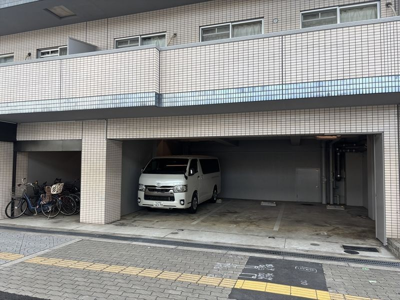 セントポーリア夕凪の駐車場
