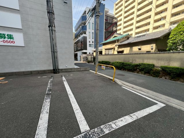 ザレジデンス茨木の駐車場
