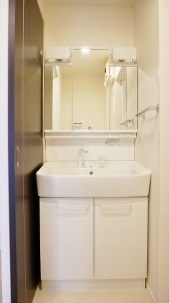 ヒヨシマンションの独立洗面台