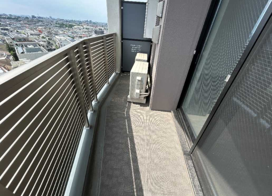S-RESIDENCE駒沢大学駅前　築浅　礼金０　高層階　駅近のバルコニー