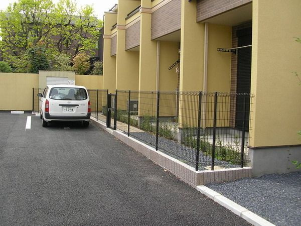 プレシアの駐車場