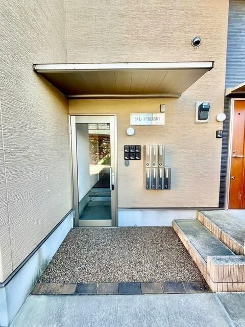 クレア堀崎町のエントランス