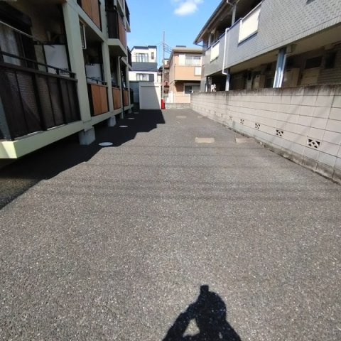 エスポアの駐車場