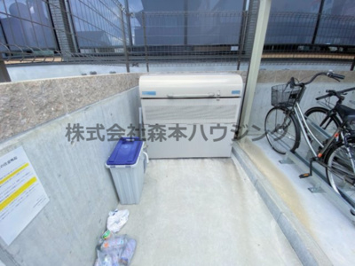 【その他共用部分】 | 　badge四条畷 | 専用ごみ置き場です
