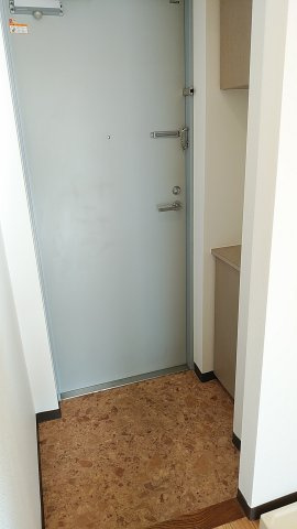 収納もある玄関です