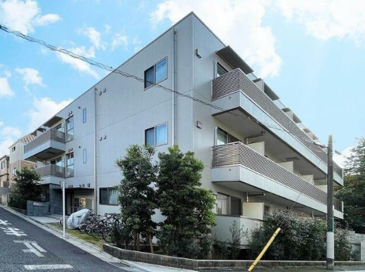 リベルタ世田谷　駐輪場　独立洗面台　築浅の外観