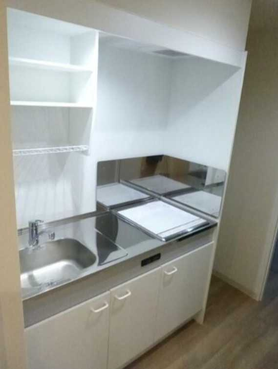 リベルタ世田谷　駐輪場　独立洗面台　築浅のキッチン