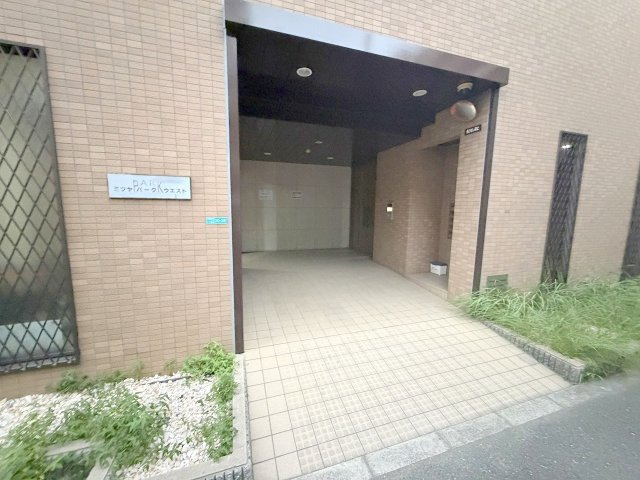 ミツヤパークウエストのエントランス