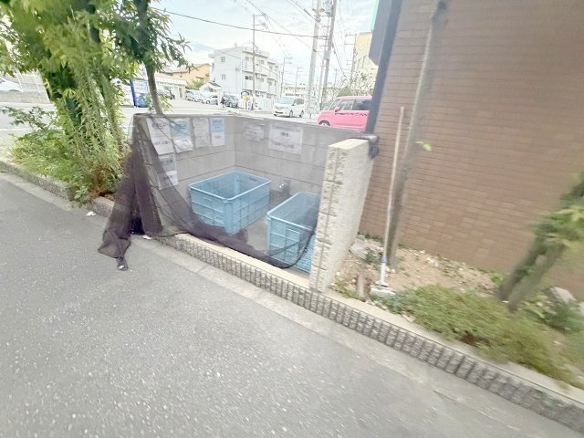 ミツヤパークウエストの駐車場