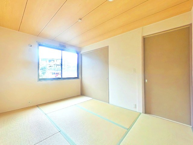 サンビレッジ南春日丘J棟の和室