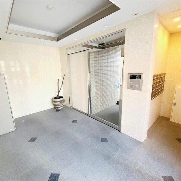 エトワール新杉田のロビー