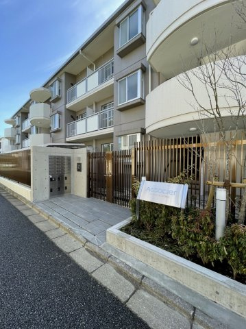 アソシエール文京白山のエントランス