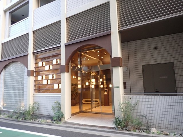 LUMIEC un HONGOのエントランス