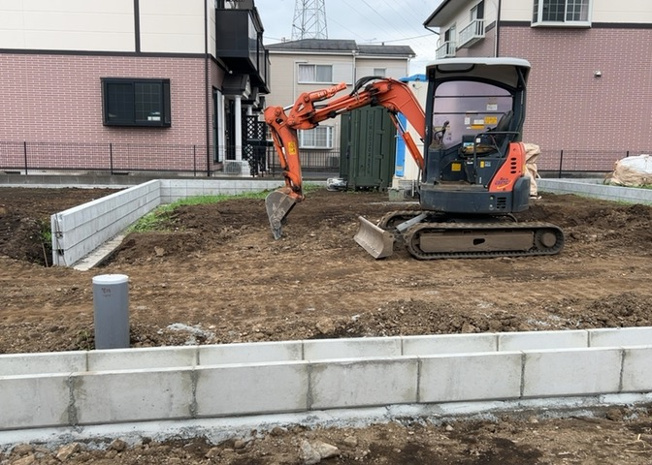 【外観】 | 物件の詳細については、現地を見てわかること以外に、役所や法務局などで調べないとわからないことがあります。そのため、現地に行く場合は、もしこの物件を買ったらどのような生活ができるかをイメージしましょう。