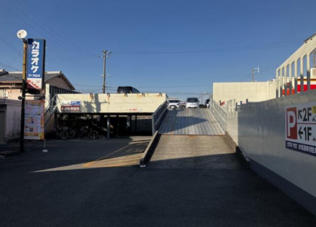 大阪市鶴見区浜２丁目の店舗一部の駐車場