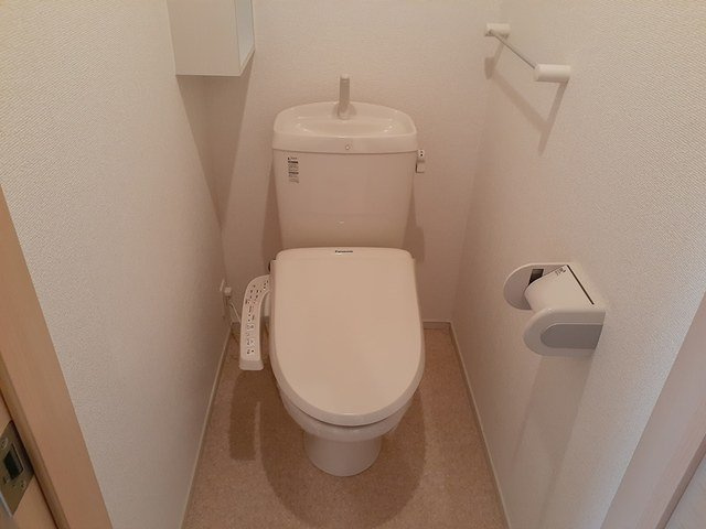 【トイレ】 | アジュール | 清潔感のあるトイレです