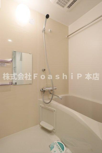 ソルナクレイシア新中野の浴室
