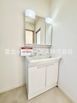 【独立洗面台】 | 浜松市中央区坪井町 中古戸建て | 独立洗面台です