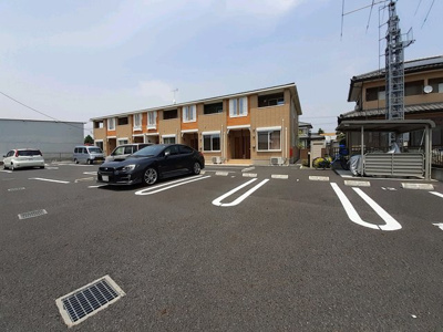 【駐車場】 | シュエット　ガーデン | 駐車場に車を止められます