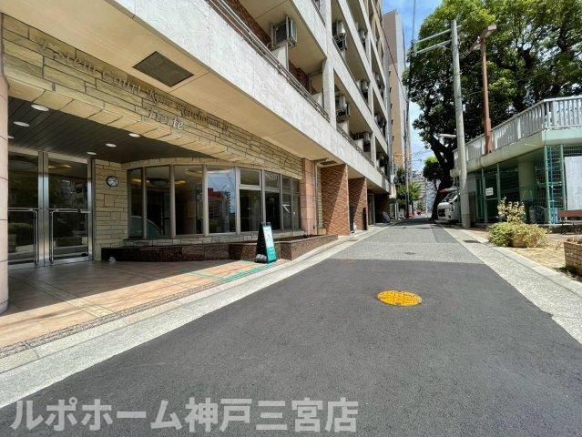 エステムコート神戸県庁前Ⅲフィエルテのエントランス