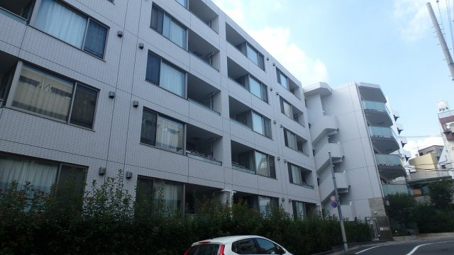 プレシス市谷台町坂の外観