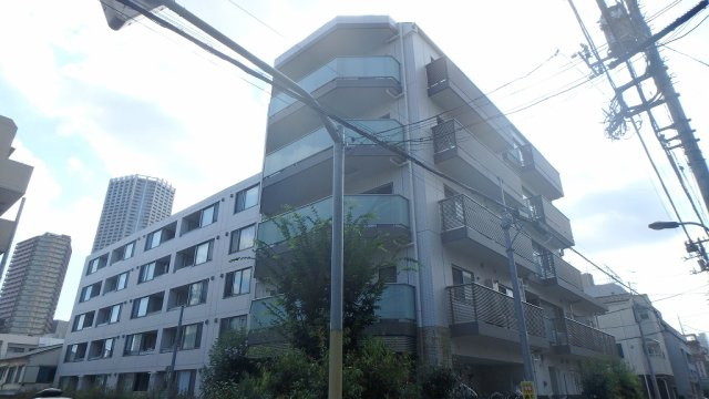 プレシス市谷台町坂の外観