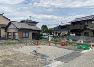 【外観】 | 焼津市三ケ名 新築一戸建て A号棟 | 現在建築中の外観画像です。ご内覧は同じメーカーの完成物件へご案内いたしますので、いつでもご相談ください！