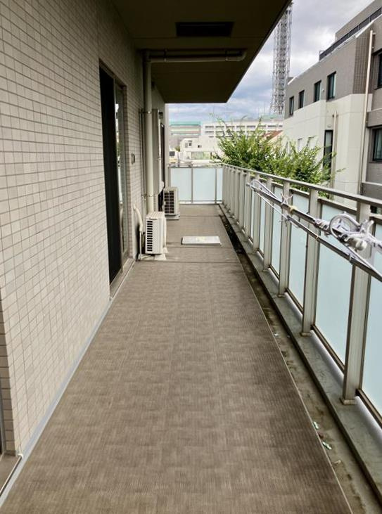 ウエリス市谷加賀町のバルコニー