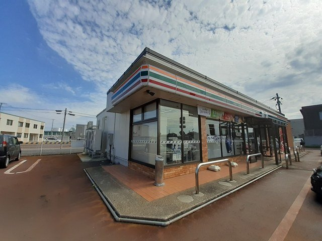 Ｔ＆Ａ南Ⅲの周辺|セブンイレブン燕南７丁目店まで350m