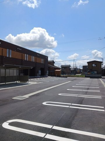 リベルタージュビフレ　Ⅱの駐車場