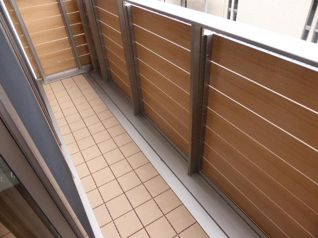 イーストパークＵＲＡＷＡ　２のバルコニー