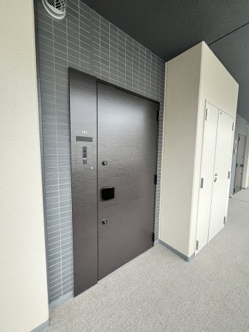 オープンレジデンシア新宿ザ・ハウスの玄関