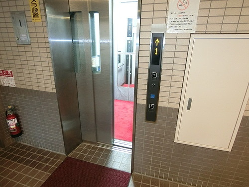 ライオンズマンション和歌山関戸壱番館のその他|エレベータ　※前回募集時／２０２３年１１月の写真