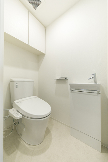 【トイレ】 | ライオンズフォーシア築地ステーション | ※写真は同タイプ住戸です。