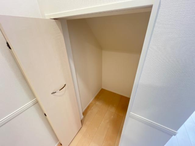 名古屋市緑区相原郷２丁目のアパートの収納|階段下収納（イメージ）