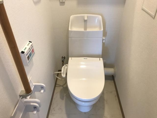 ポートレブニーのトイレ|シャワー付トイレ