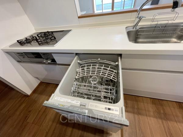伊勢崎市戸谷塚町中古一戸建てのキッチン|食器洗い乾燥機付きです。