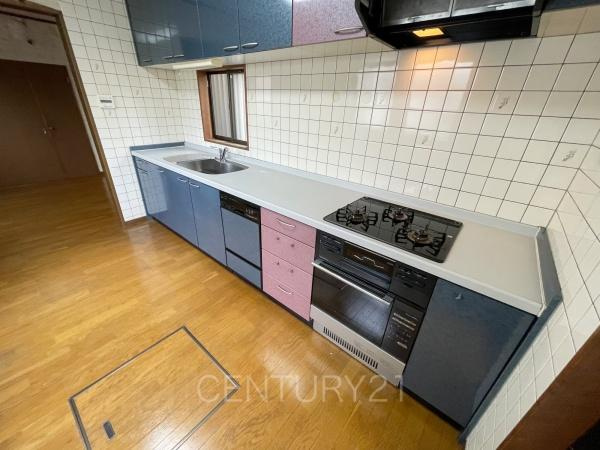 高崎市倉賀野町中古一戸建てのキッチン|明るいキッチンです