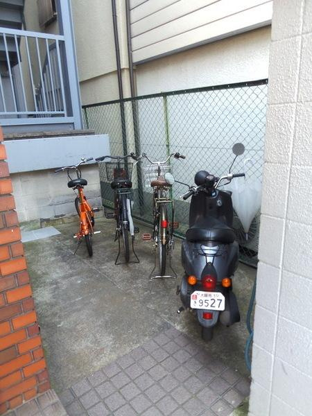 内野パークマンションの駐車場|★駐輪場！バイクも置けます★