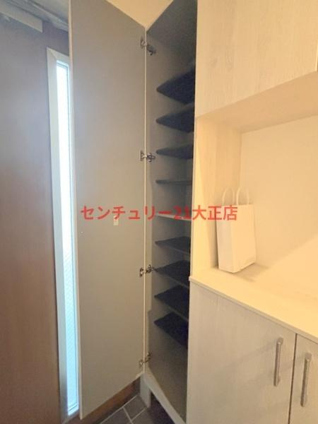 鶴町3丁目貸家の玄関