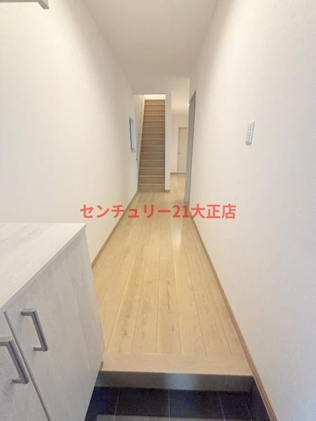 鶴町3丁目貸家の玄関