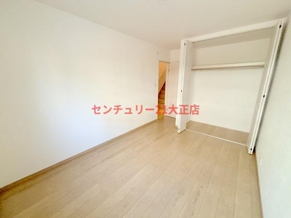 鶴町3丁目貸家の洋室