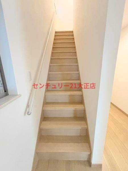 鶴町3丁目貸家の洋室