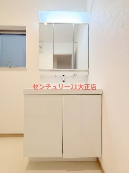 鶴町3丁目貸家の洗面所